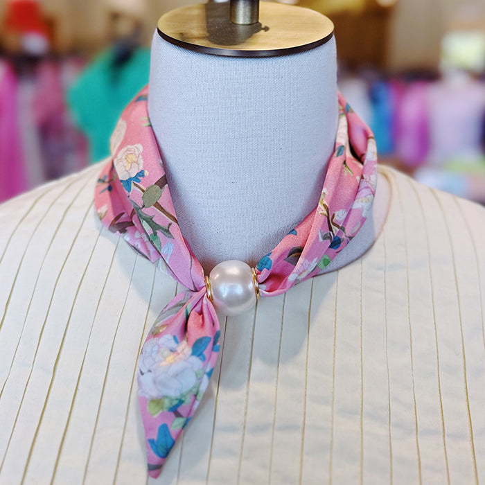Pearl Magnet Floral Scarf Necklace