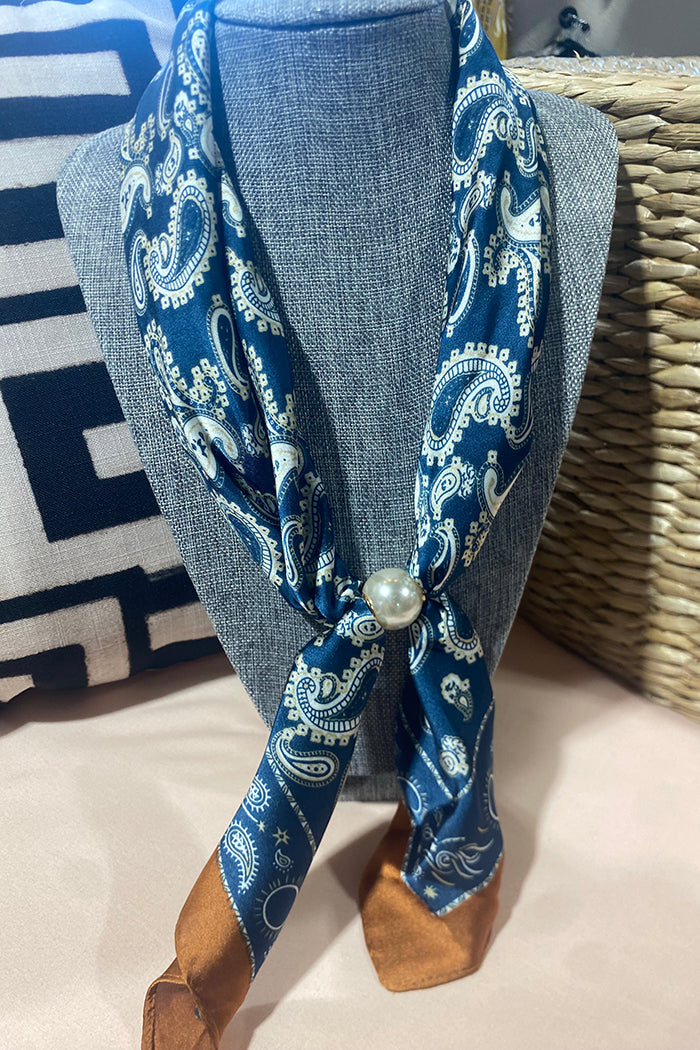 Elegant Printed Pearl Magnetic Clasp Scarf