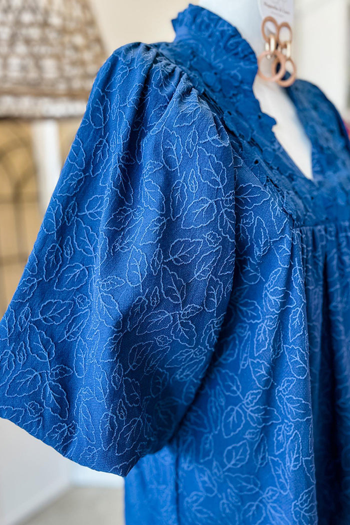 Casual Ruffles Colar Jacquard Dress