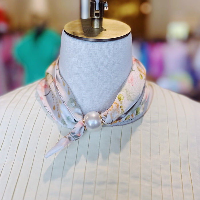 Pearl Magnet Floral Scarf Necklace
