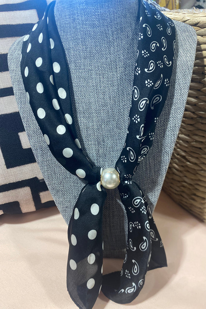 Elegant Printed Pearl Magnetic Clasp Scarf