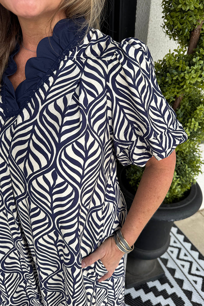 Scalloped Neck Geometric Print Dress