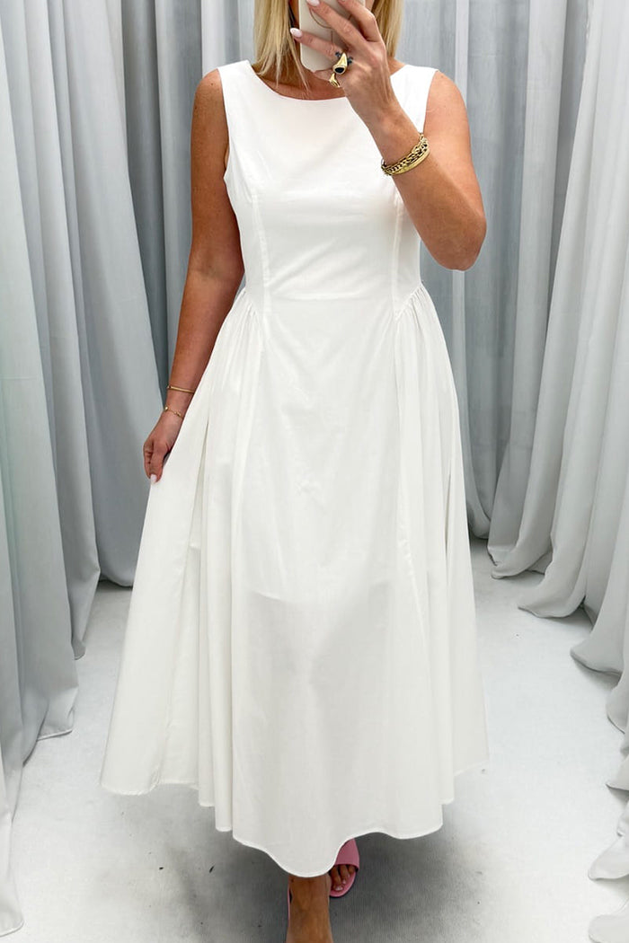 Sleeveless Pocketed Fit And Flare Midi Dress