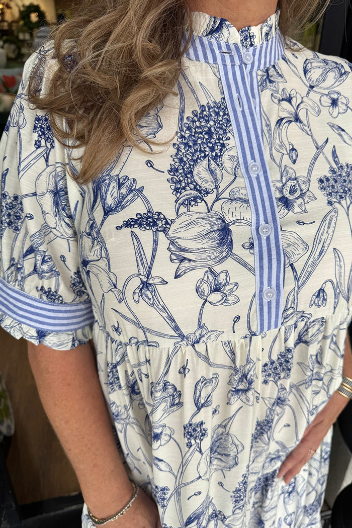 Contrast Collar Floral Short Sleeve Dress