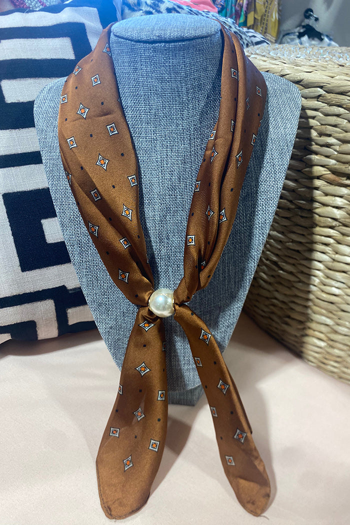 Elegant Printed Pearl Magnetic Clasp Scarf