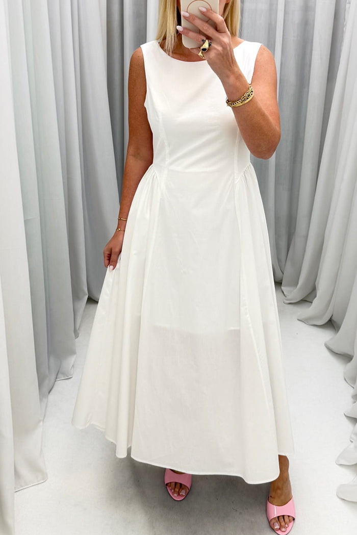 Sleeveless Pocketed Fit And Flare Midi Dress