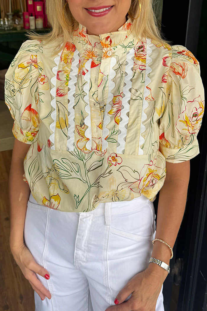 Floral Ruffled Collar Puff Sleeve Top